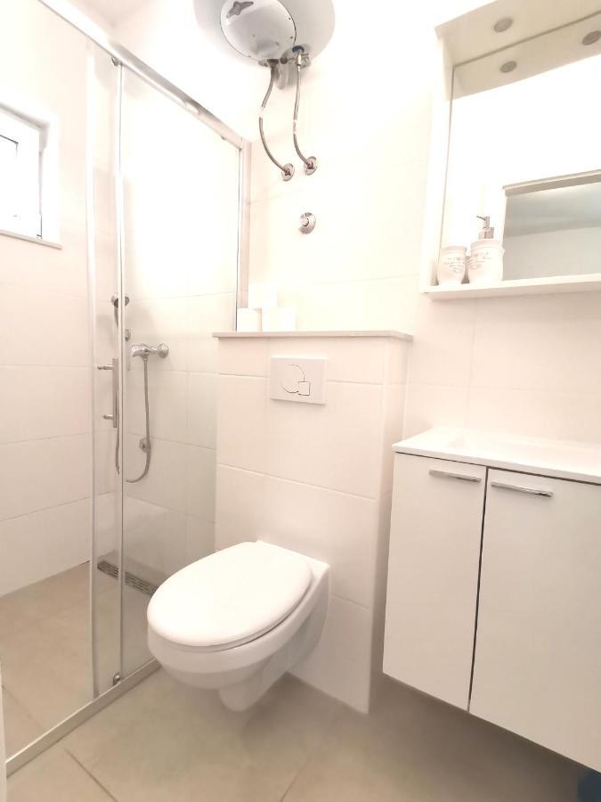 Apt White Idyll, 3 Bedrooms, 3 Bathrooms, Terrace Apt Promajna Exterior foto