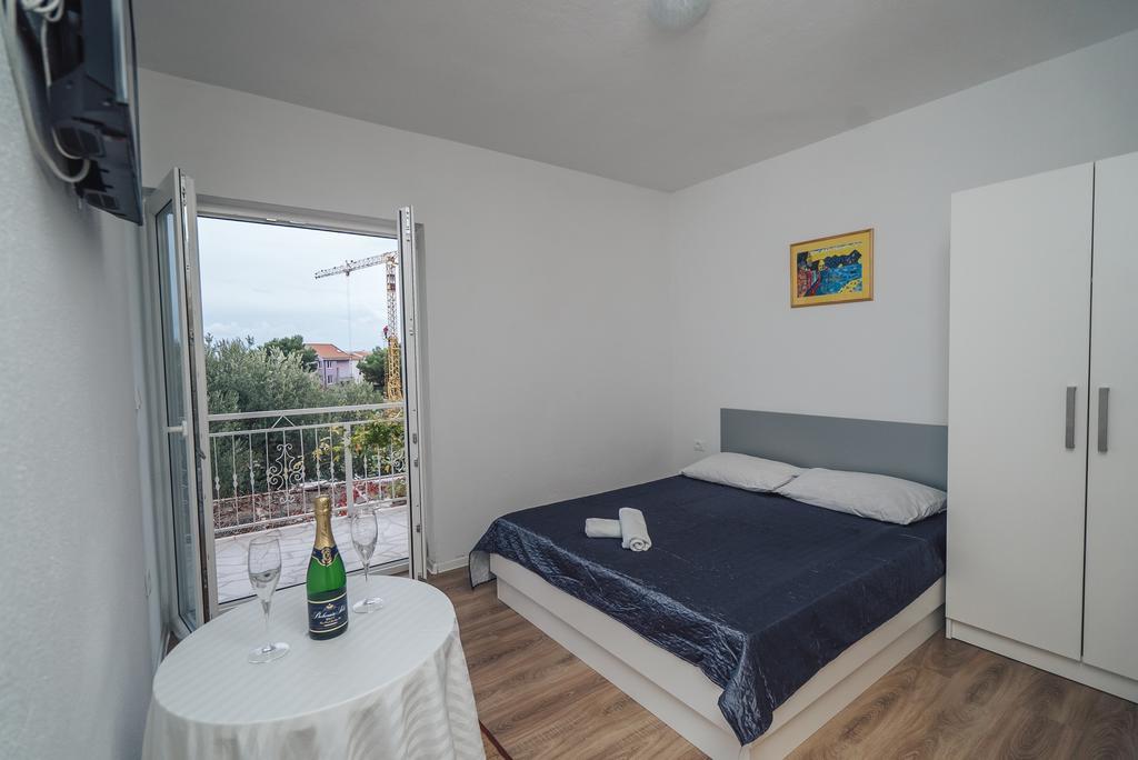 Apt White Idyll, 3 Bedrooms, 3 Bathrooms, Terrace Apt Promajna Exterior foto